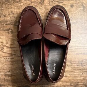 Old Navy Faux Leather Chunky Heel Loafers - Burgundy Size 9.5